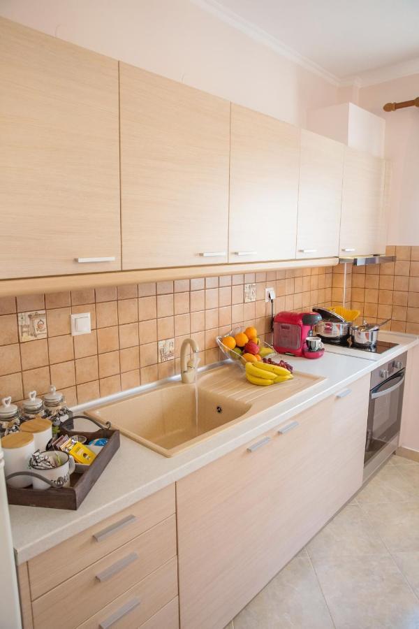Konstantina & Evgenia Deluxe Apartment Néa Péramos 외부 사진