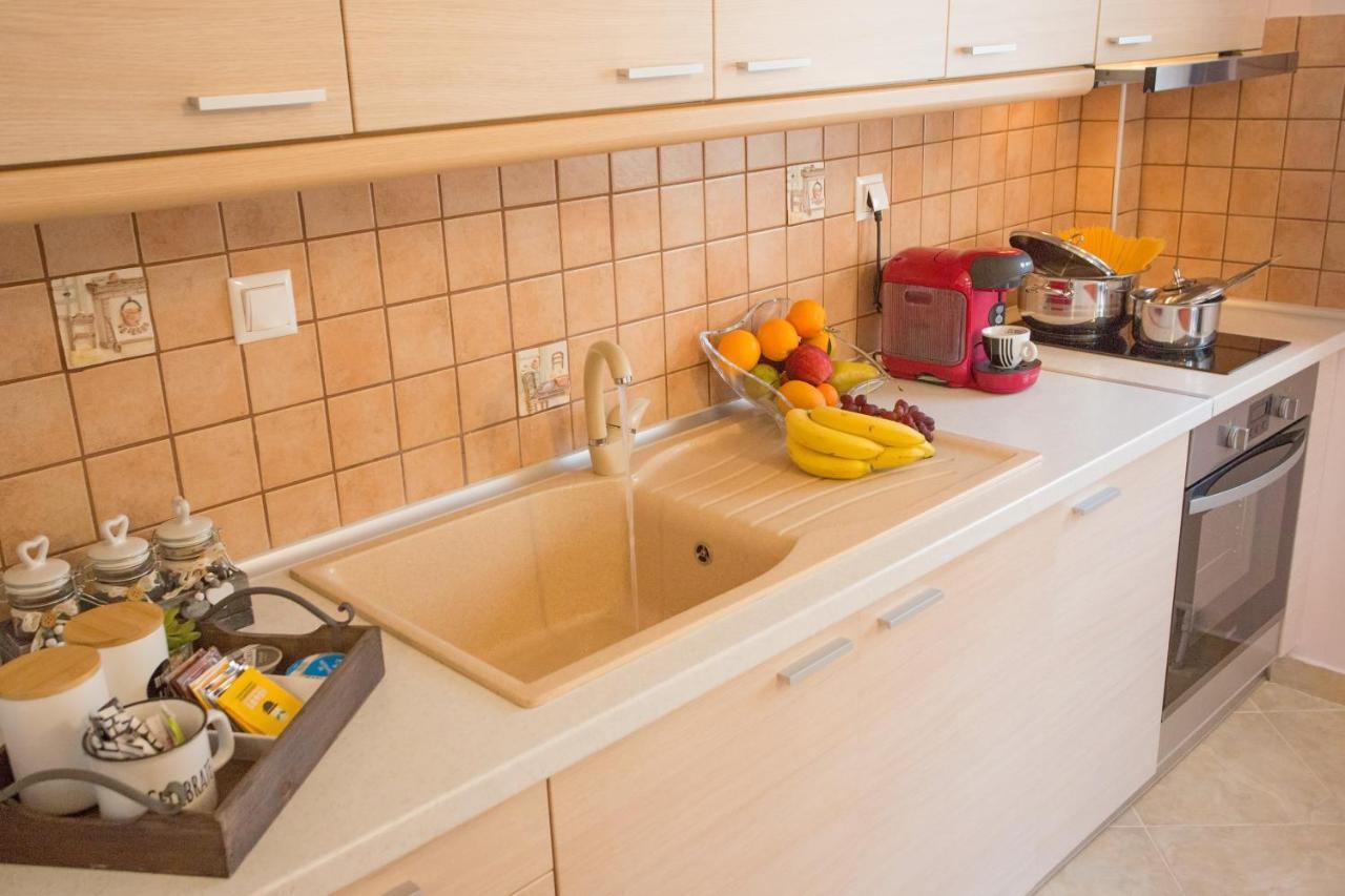 Konstantina & Evgenia Deluxe Apartment Néa Péramos 외부 사진